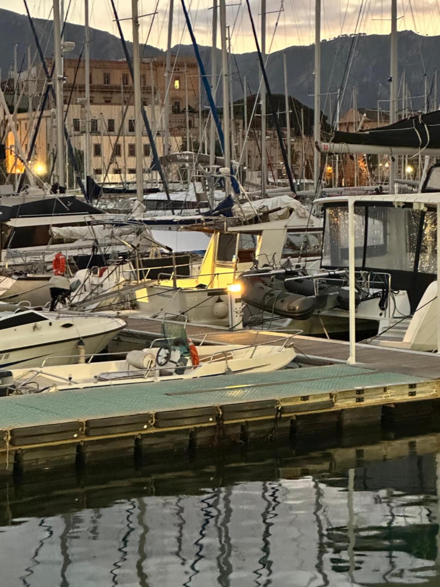 Pm Molo Trapezoidale Palermo Hotel Kültér fotó